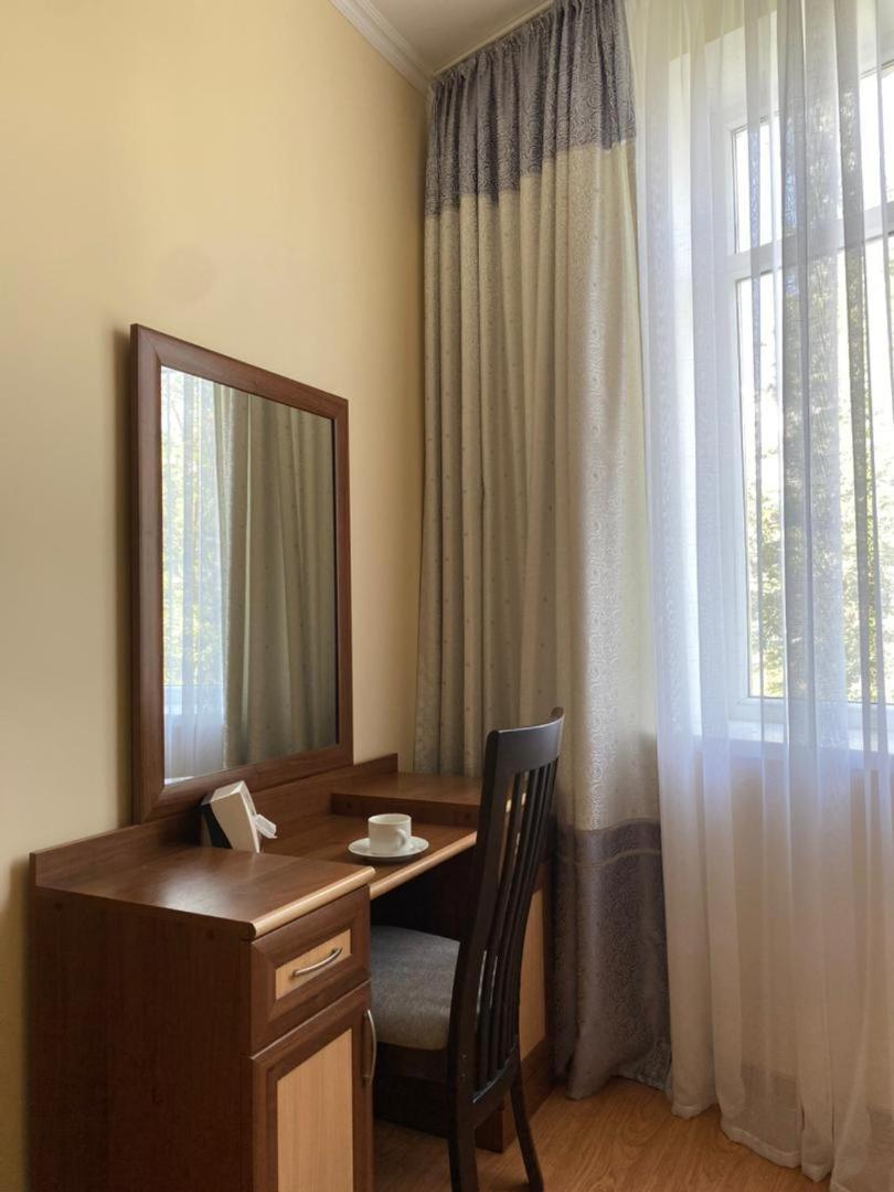 Hotel Tri Korony Cholpon-Ata Esterno foto