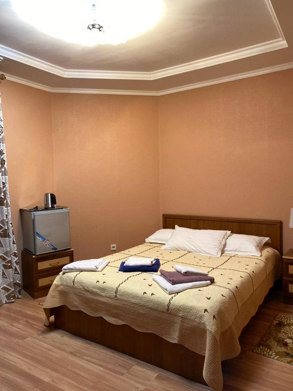 Hotel Tri Korony Cholpon-Ata Esterno foto